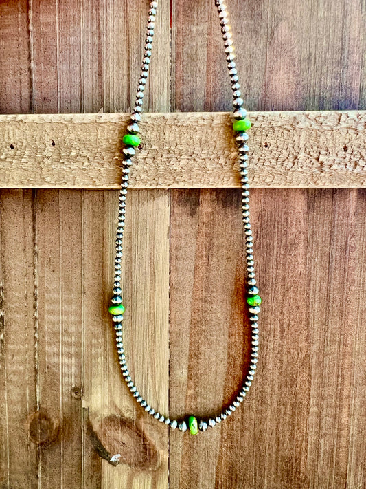 18" Green Mohave Graduated Sterling Silver Necklace