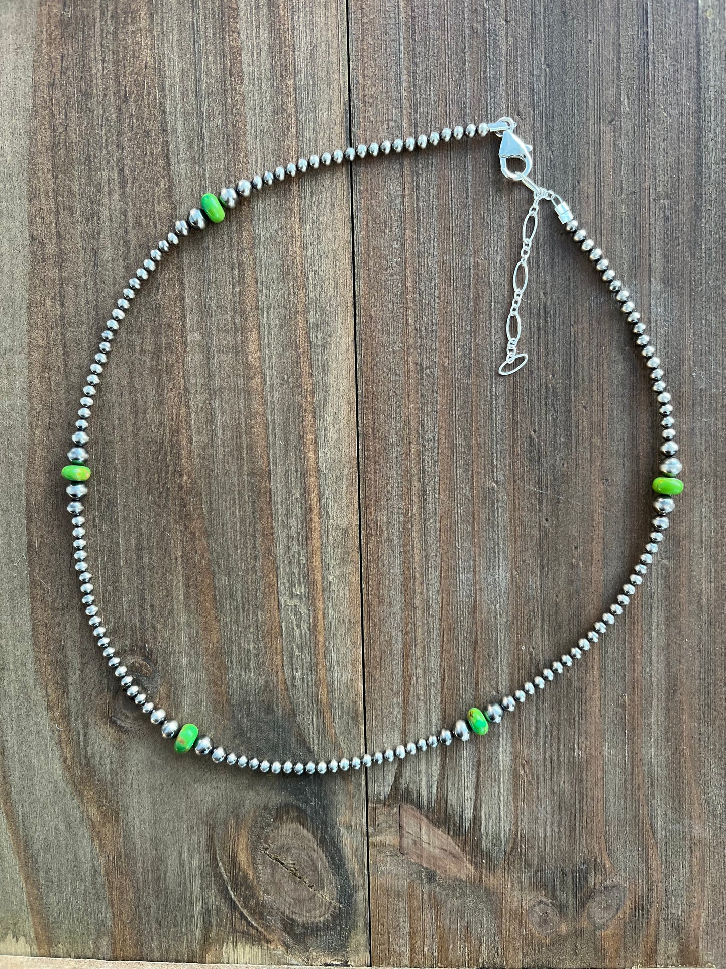 18" Green Mohave Graduated Sterling Silver Necklace